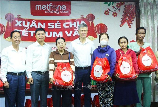 Xuân Ất Tỵ 2025: 'Tết sum vầy' cùng bà con gốc Việt tại Campuchia